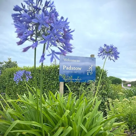 Stones Throw Lodge Padstow Exterior photo